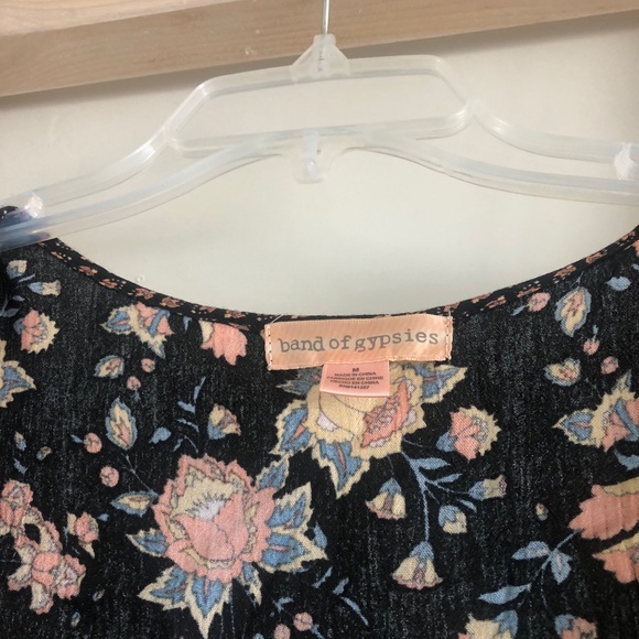 Crop Floral Tie Top - Picture 3 of 3